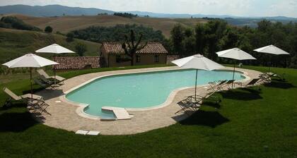 App. Terra - Family-friendly with breakfast and views of Siena and Montalcino