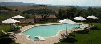 App. Terra - Family-friendly with breakfast and views of Siena and Montalcino