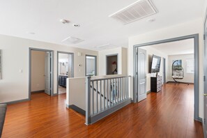 Interior - 3000 SqFt House 8beds/3bath W/Heated Pool/Spa/BBQ 86"SmartTV/Games Strip/Airport (Las Vegas)