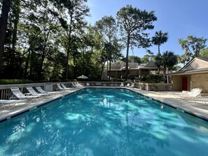 Outdoor pool - Peaceful Renovated Villa, Short Walk To Beach (Hilton Head Island)