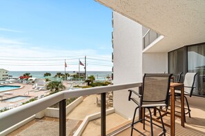 Outdoor dining - BEWARE OF THE KRAKEN! Newly remodeled beach view 2 bedroom 2 bath with bunkroom! (Miramar Beach)