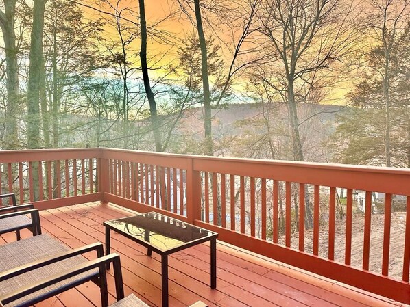 Property grounds - ★Chic Chalet River Views & Access★ (Montague)