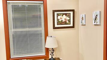 3 slaapkamers, een strijkplank/strijkijzer, wifi, beddengoed