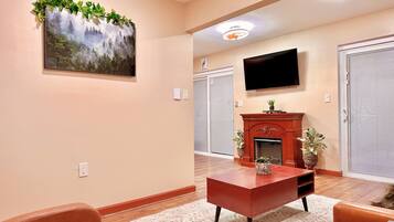 Televisión, chimenea