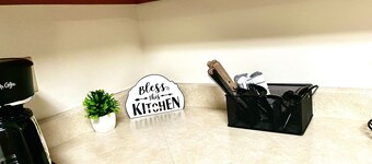 Luxury 2 BR Apt w/ King Bed