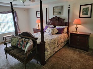 4 bedrooms, desk, iron/ironing board, travel crib