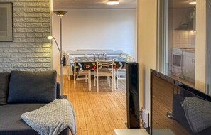 Games room - 2 bedroom awesome home in Tyringe (Tyringe)