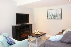 Smart TV, fireplace