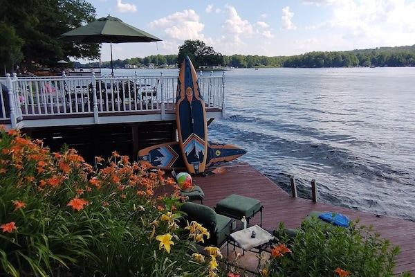Preparing for an afternoon paddle
Note: Paddle board not included with rental.