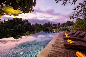 6 piscinas al aire libre