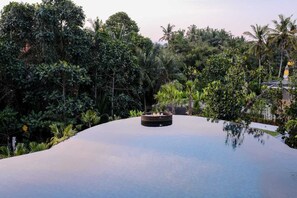 6 piscinas al aire libre