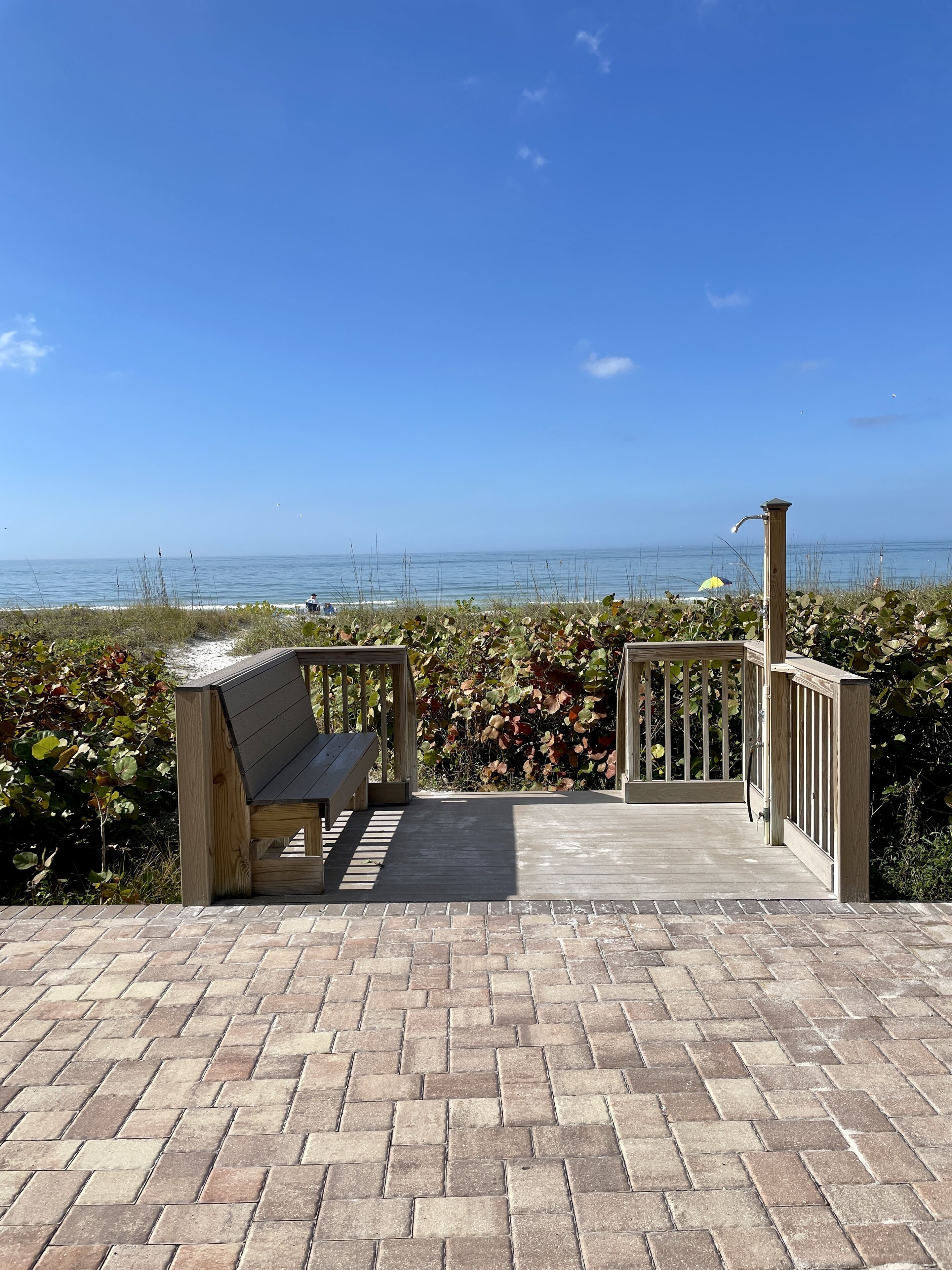 Beautifully Updated Beachside Condo!