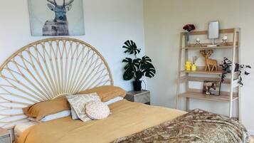 1 bedroom, bed sheets