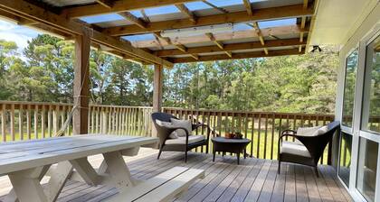 Epic holiday or retreat venue- Massive yoga/chill room with beach only 1min away