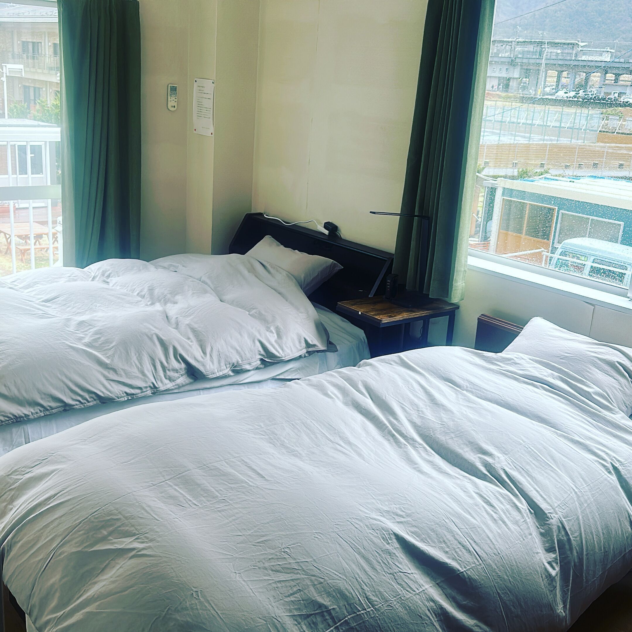 Premium bedding, down comforters, laptop workspace, free WiFi