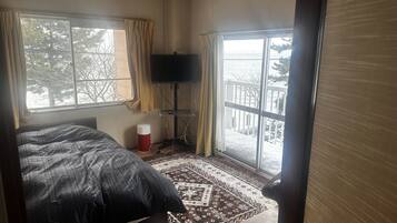 Business Single Room | Premium bedding, down comforters, laptop workspace, free WiFi