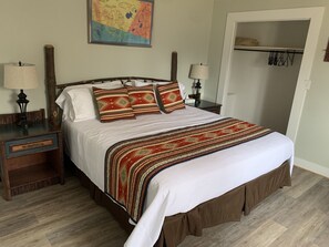 3 bedrooms, iron/ironing board, WiFi, bed sheets - Disney Inspired Retreat at Hotel Marceline (Marceline)