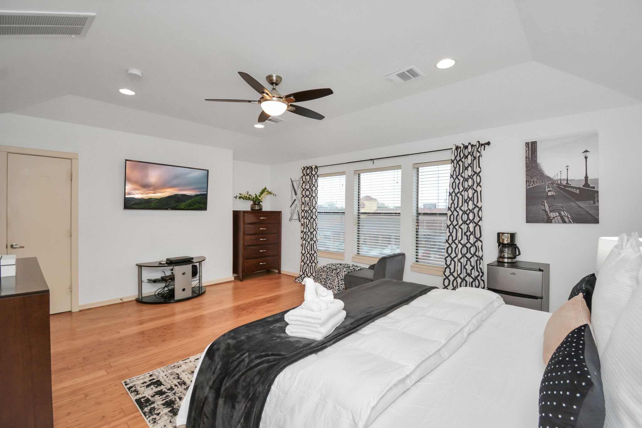 3 soverom, strykejern/-brett, wi-fi (inkludert) og sengetøy