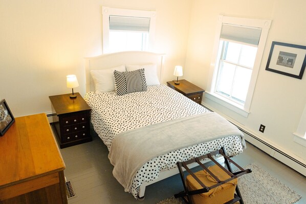 5 bedrooms, desk, iron/ironing board, free WiFi