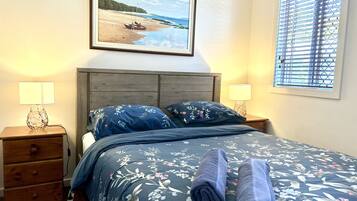 2 bedrooms, desk, iron/ironing board, travel cot