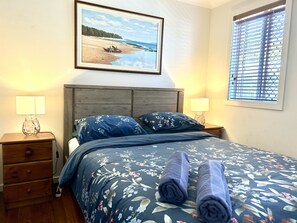 2 camere, una scrivania, ferro/asse da stiro, culla da viaggio