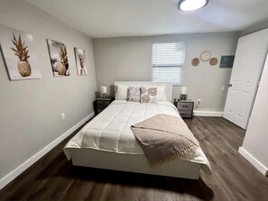 1 habitación, tabla de planchar con plancha, wifi y ropa de cama 
