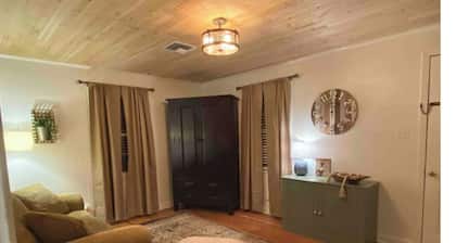Pet friendly house with covered parking