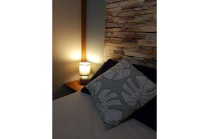 2 bedrooms, travel cot, WiFi, bed sheets