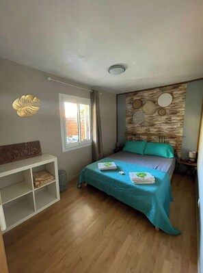 2 bedrooms, travel crib, WiFi, bed sheets