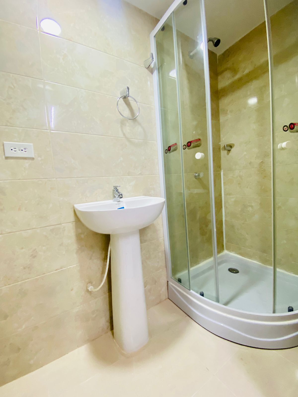 Shower, towels