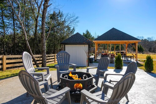 NEWLY RENOVATED family getaway tucked in the country hillsides of Nolensville TN