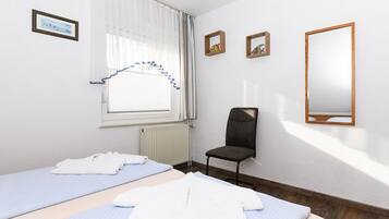 1 bedroom, WiFi, bed sheets