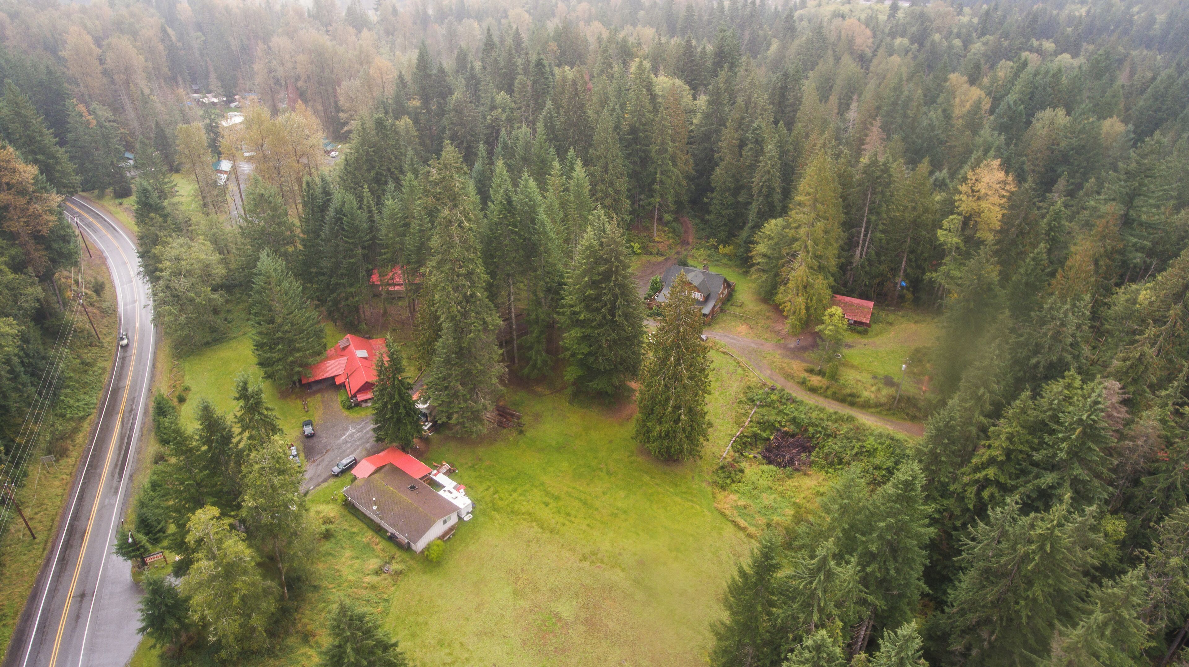 Front Lodge 0.4 miles from Mount Rainier