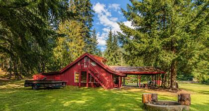 Front Lodge Near Mount Rainier, Sleeps 8, Big Living Room