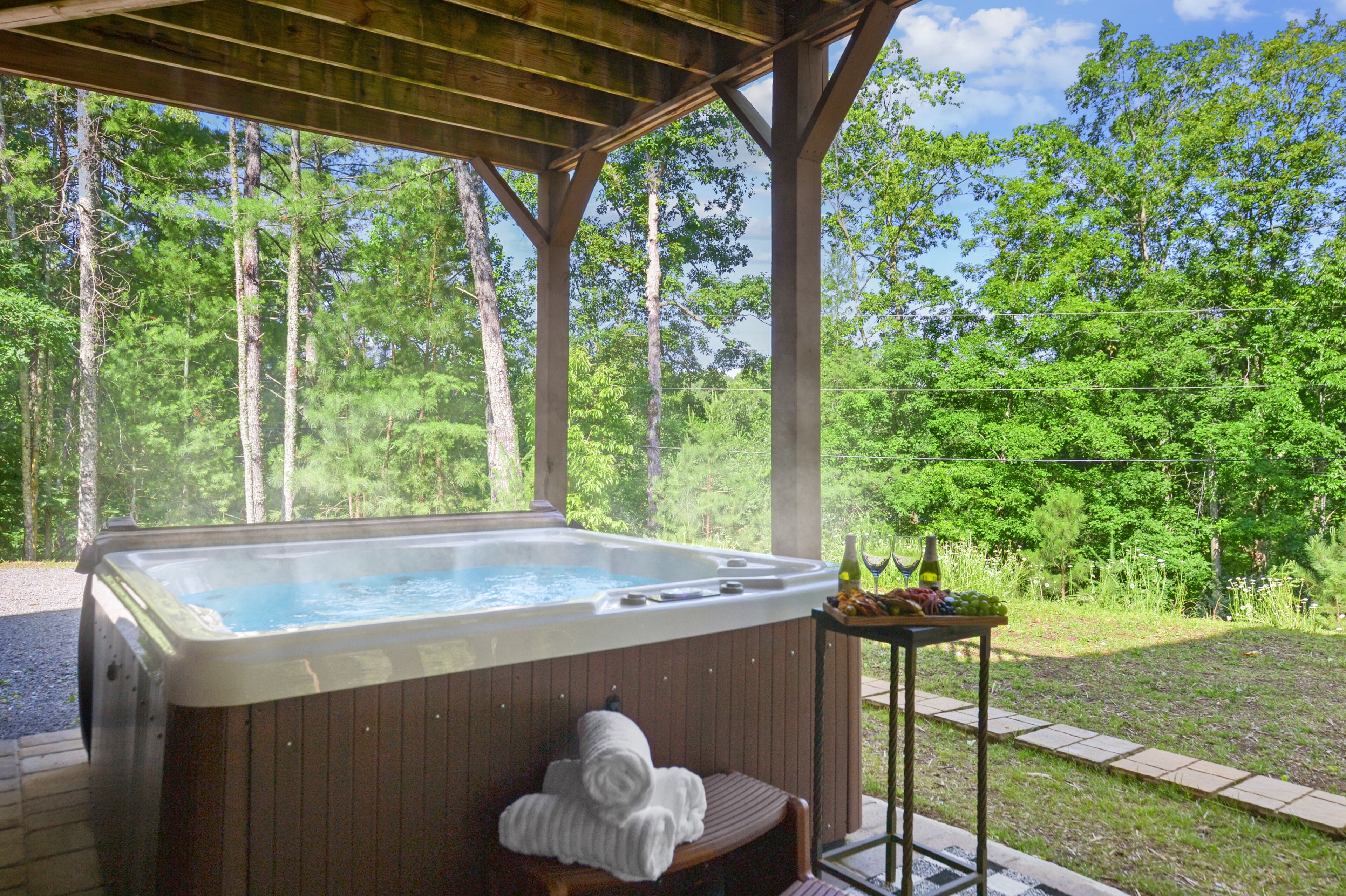 Pet Friendly/Hot Tub/Spacious/Mountain Views