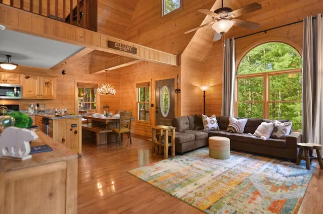 Smart-TV, peis og bøker