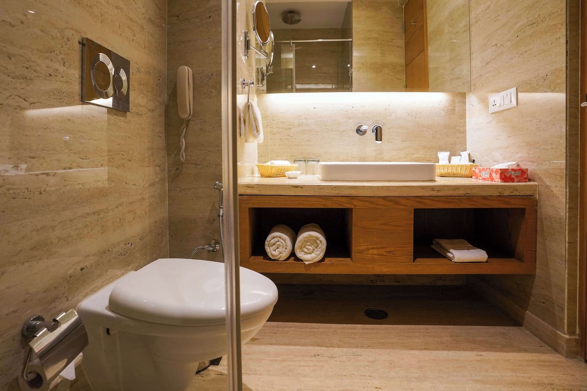 Shower, towels, soap, shampoo