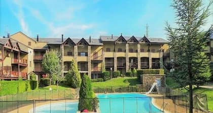 Preciosa casa con jardín y piscina