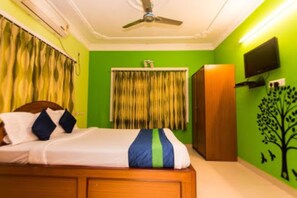 Premium bedding, down duvets, memory-foam beds, individually decorated - Goroomgo Salt Lake Palace Kolkata (Barasat)