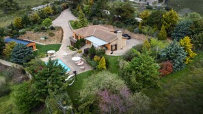 Exterior - Mediterranean villa with private pool, just 40klm from Athens (Varnavas,)