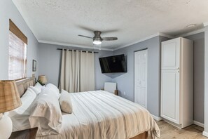 3 عدّة غرف نوم ومكتب وسرير سفر وواي فاي مجانًا