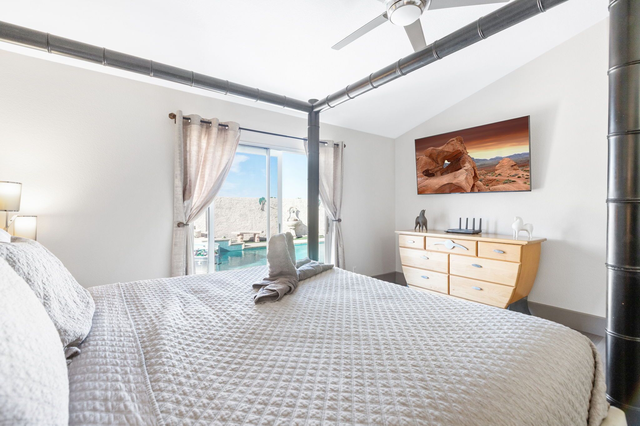 3 bedrooms, iron/ironing board, free WiFi, bed sheets