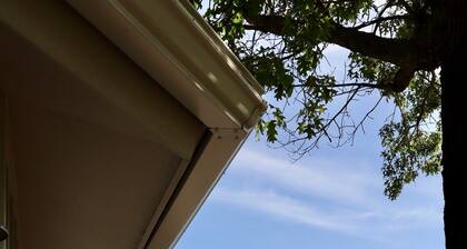 Panoramic Lakeviews! Direct Lakefront Access! Gentle sloping beach! 4 Kayaks!