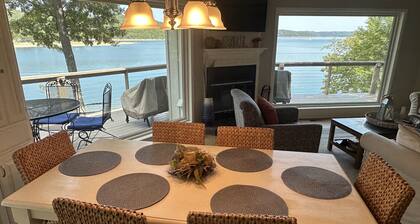 Panoramic Lakeviews! Direct Lakefront Access! Gentle sloping beach! 4 Kayaks!