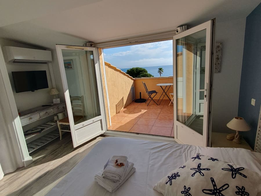 Panoramic Double Room | Individually decorated, individually furnished, laptop workspace