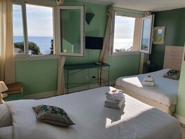 Superior Quadruple Room | Individually decorated, individually furnished, laptop workspace