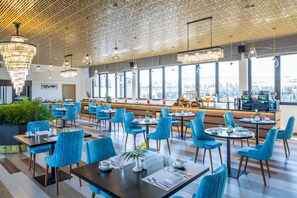 Tägliches Frühstücksbuffet gegen Gebühr