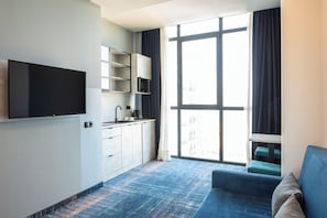 Premium bedding, memory foam beds, in-room safe, desk - Gino Seaside Tbilisi, Trademark Collection by Wyndham (Tbilisi)