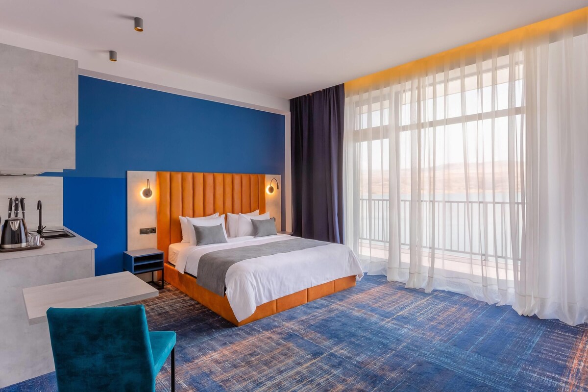 Kamar, 1 Tempat Tidur Double atau 2 Tempat Tidur Twin, akses difabel, pemandangan laut | Seprai premium, busa memori, brankas, dan meja kerja