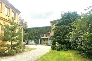 Exterior - Villa Sophienschlösschen near Berlin - 5 lakes, 3500sqm garden + FREE sauna (Marienwerder)